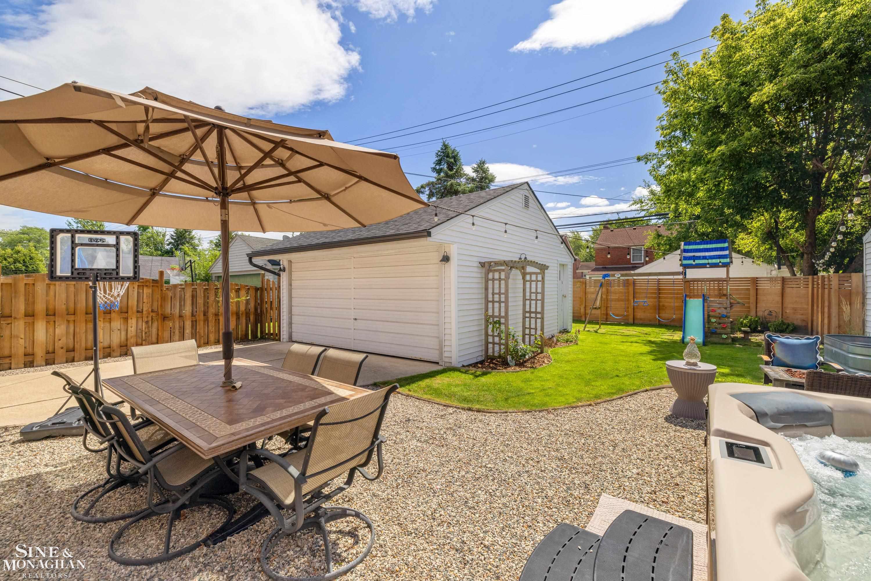main property photo 51