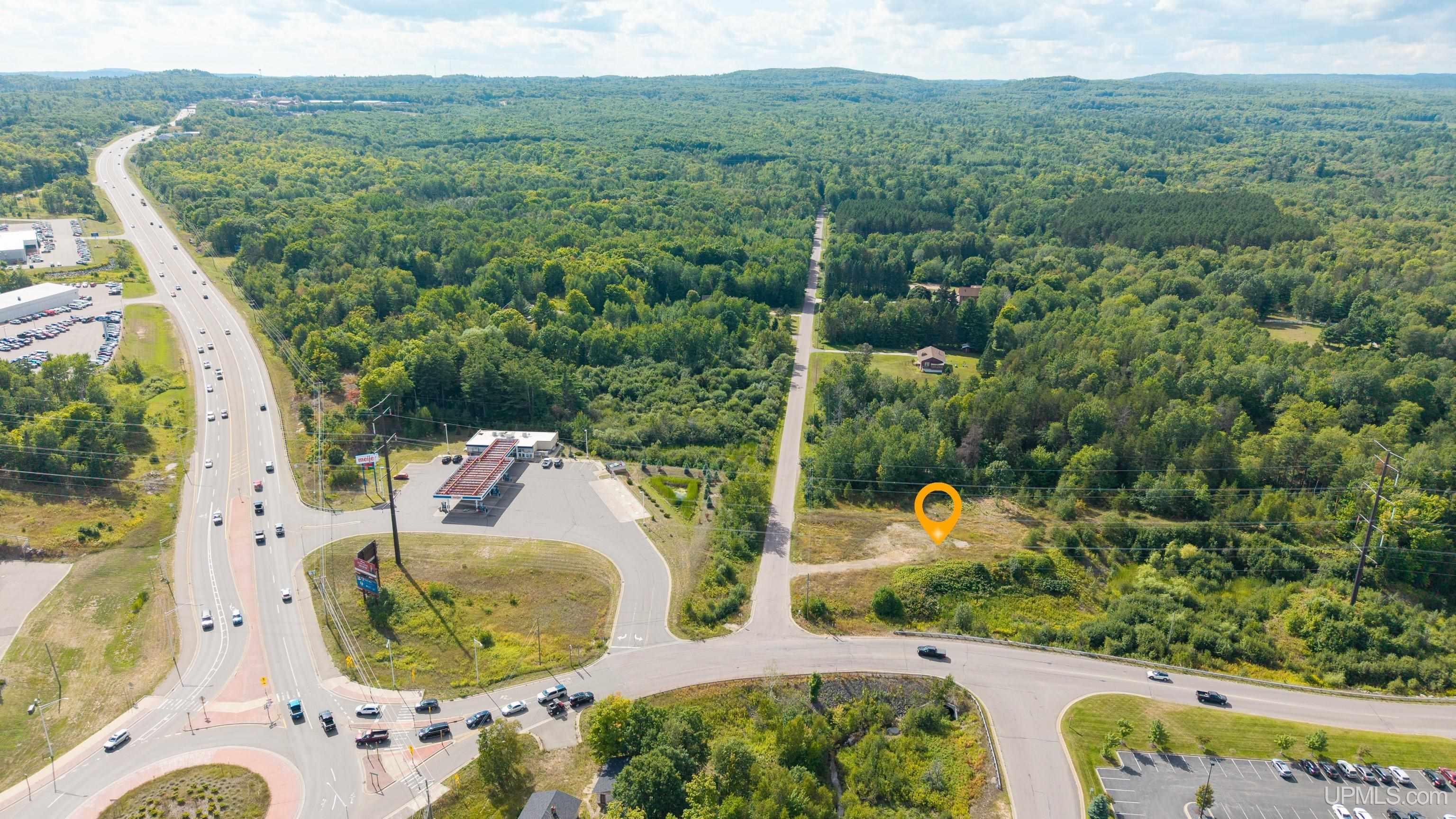 main property photo 9