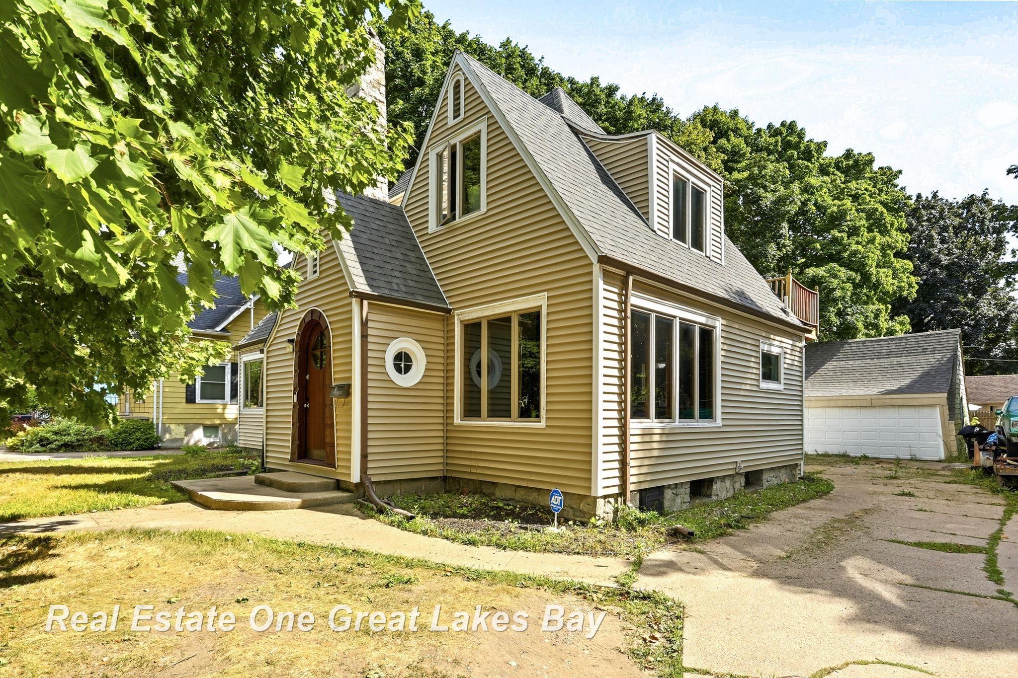 main property photo 28