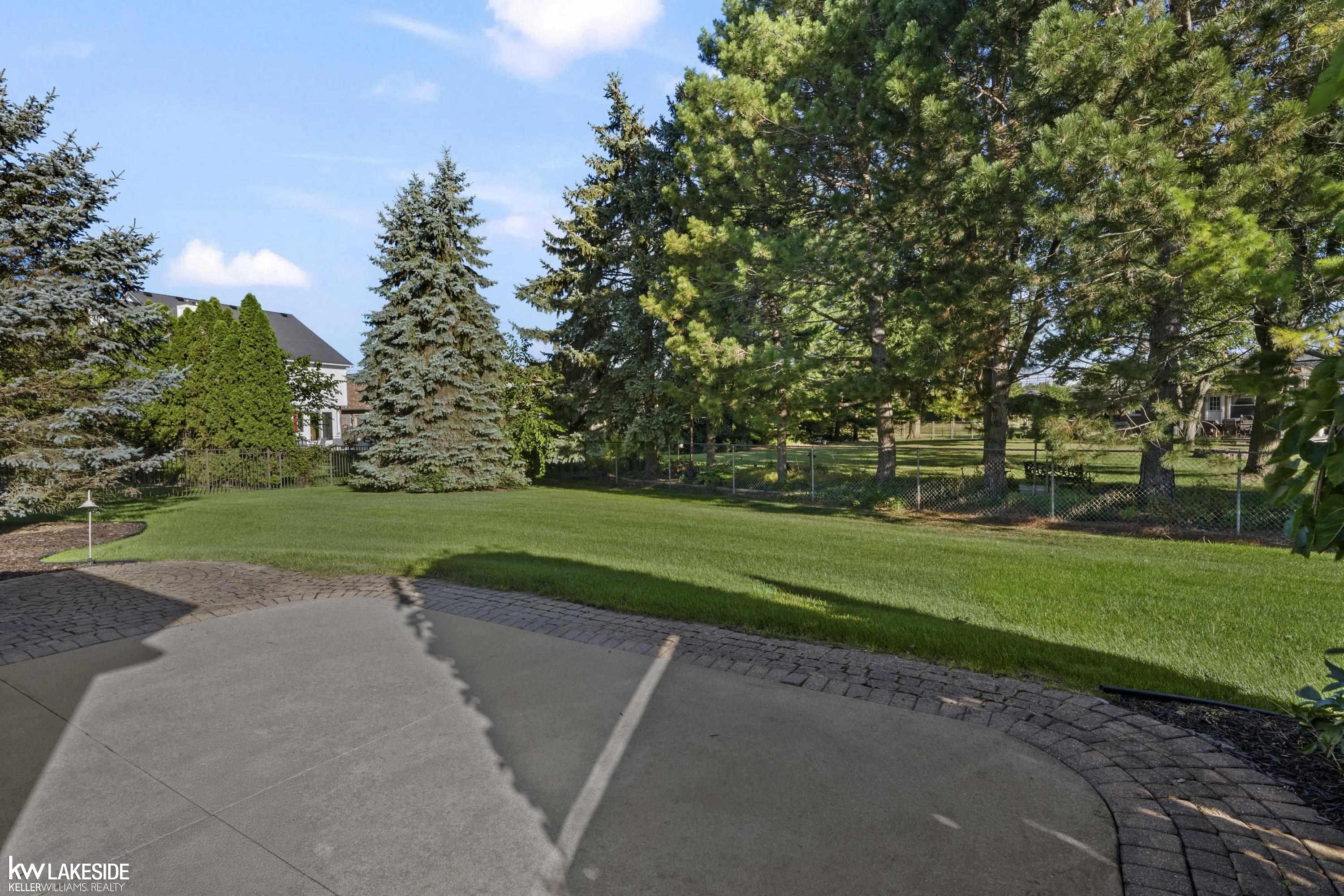 main property photo 40