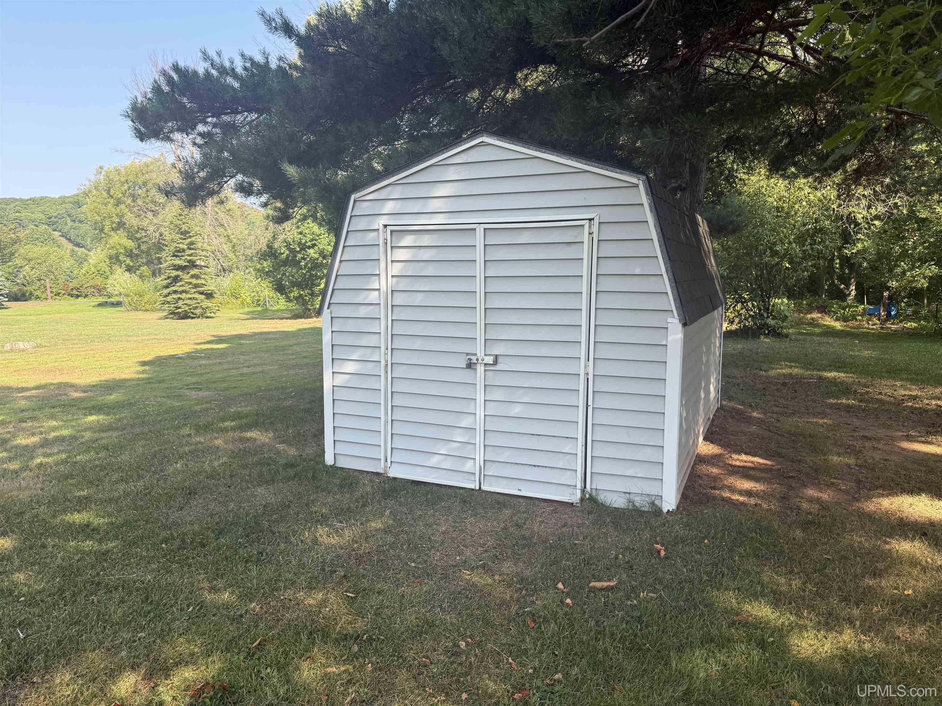 main property photo 38