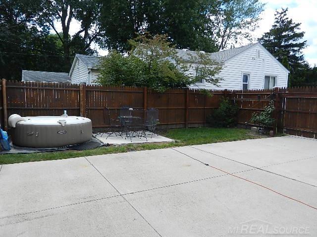 main property photo 37