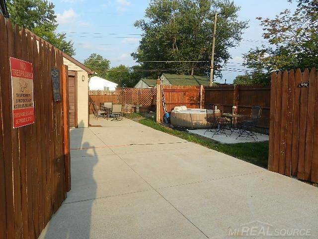 main property photo 74