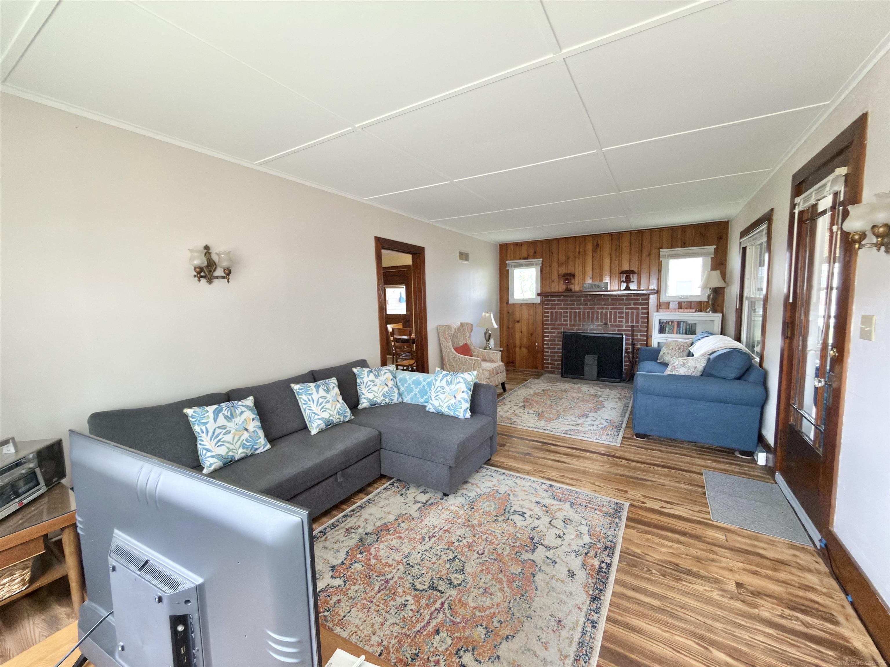 main property photo 14