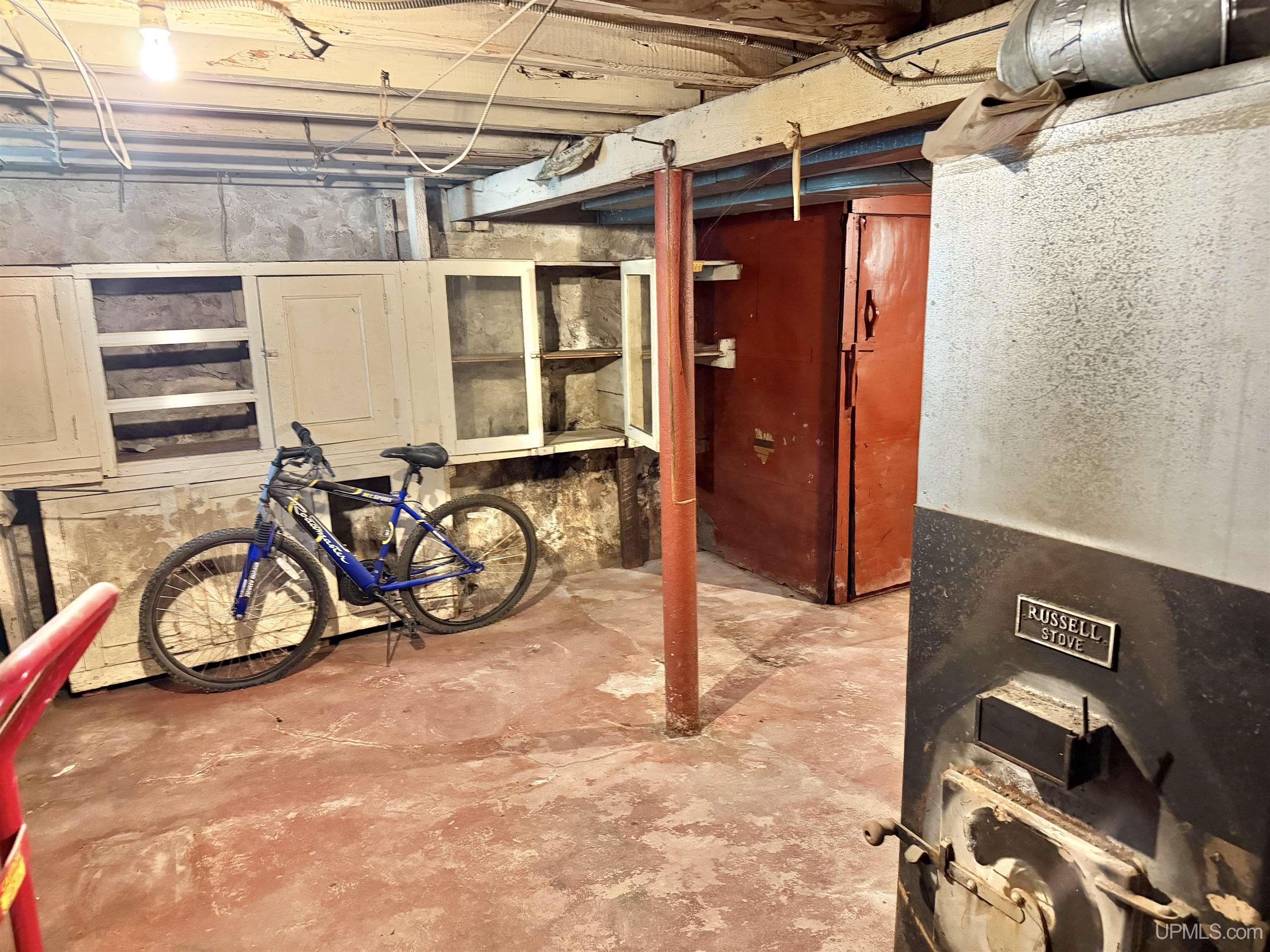 main property photo 31