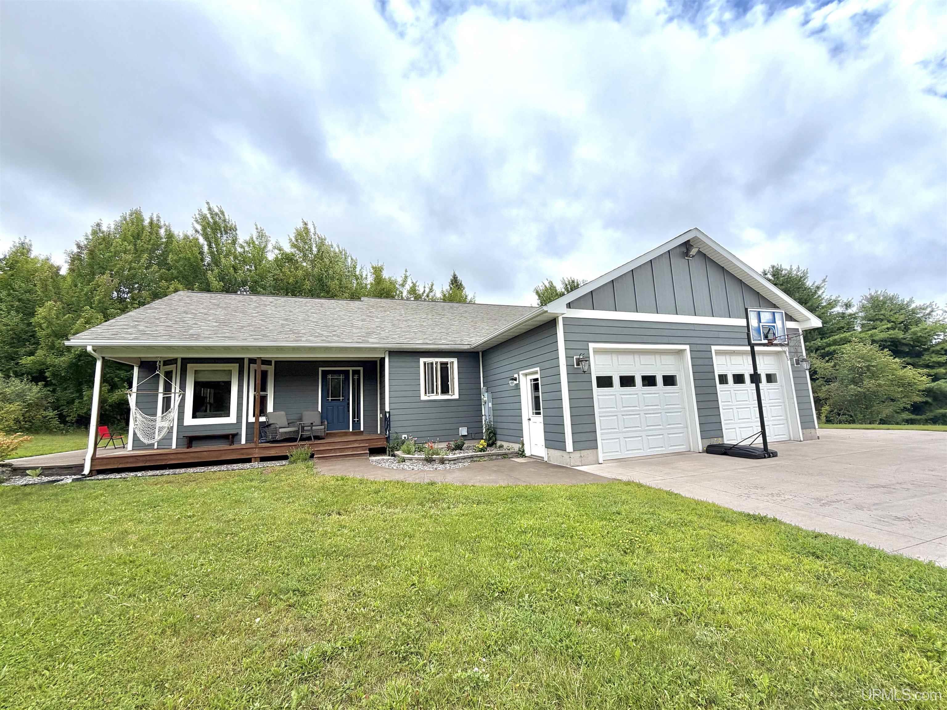main property photo 0