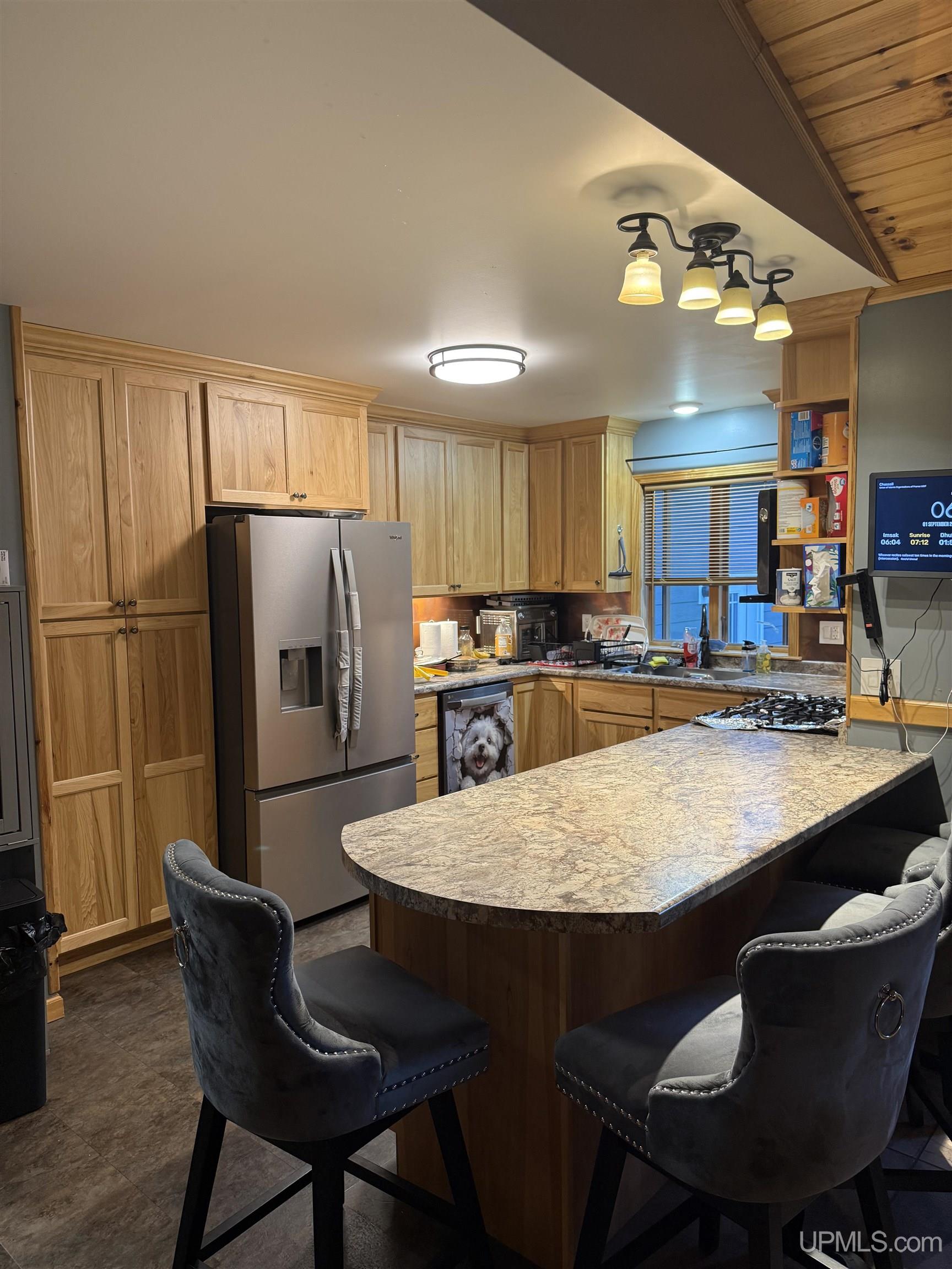 main property photo 9