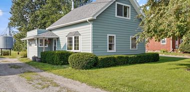 image of property with 3 Bed | 2 Bath | 1,326 Sqft