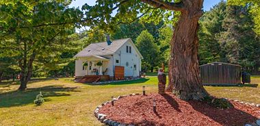 image of property with 1 Bed | 1 Bath | 934 Sqft
