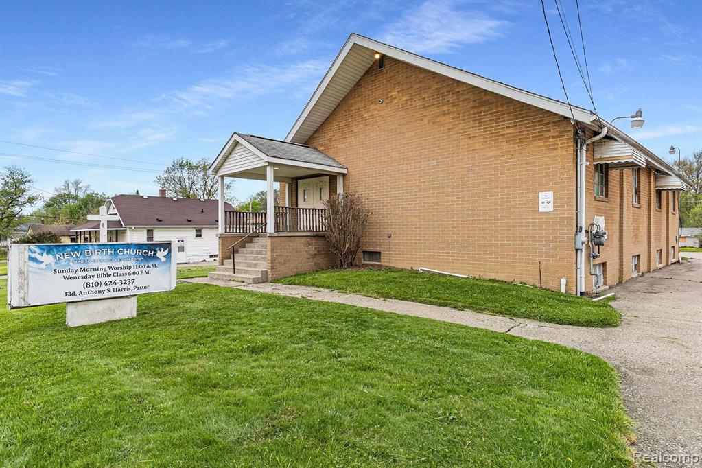 main property photo 23