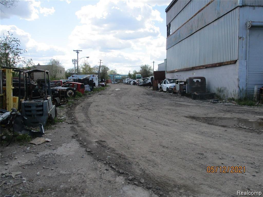 main property photo 25