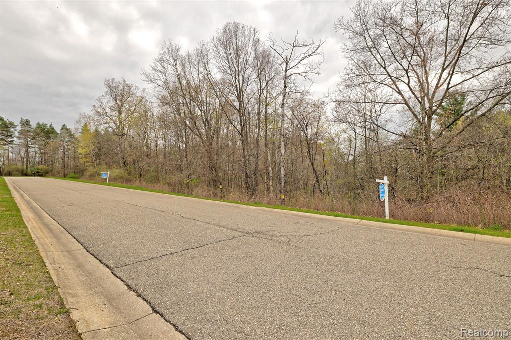 main property photo 24