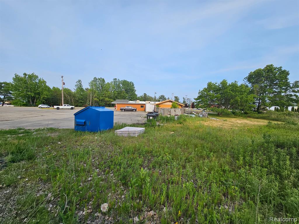 main property photo 28