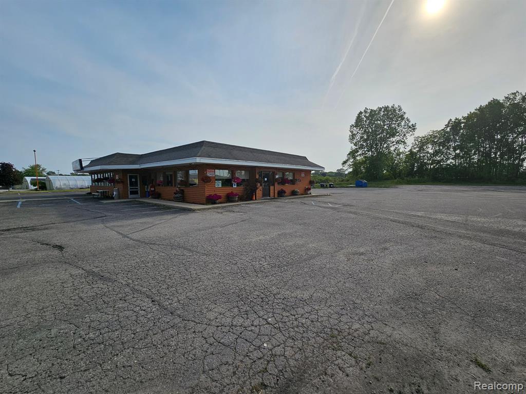 main property photo 37
