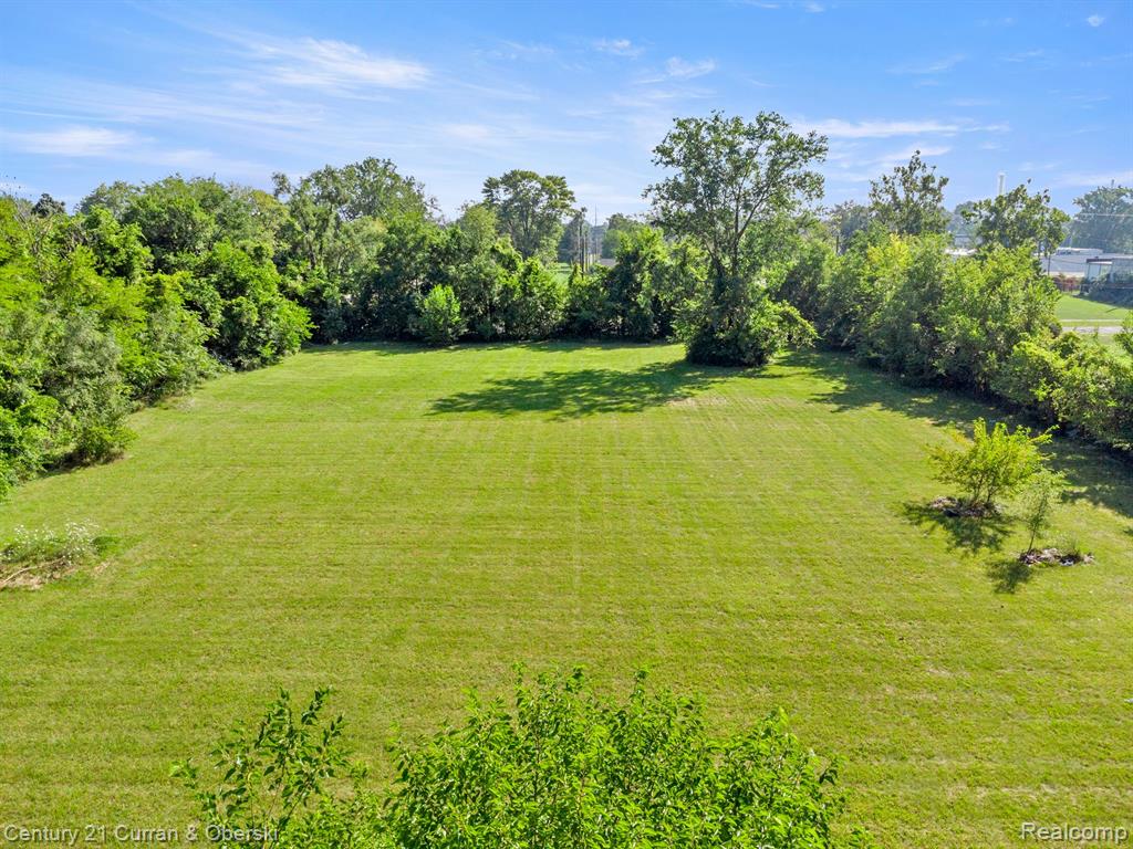 main property photo 9