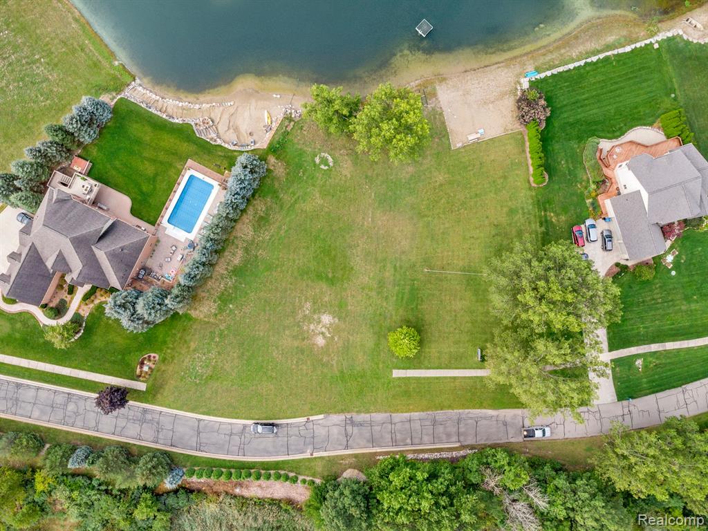 main property photo 10
