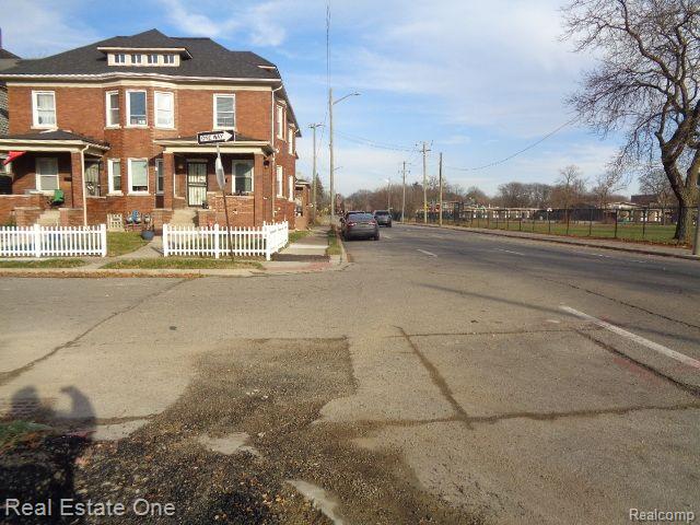 main property photo 9