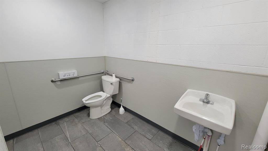 main property photo 10