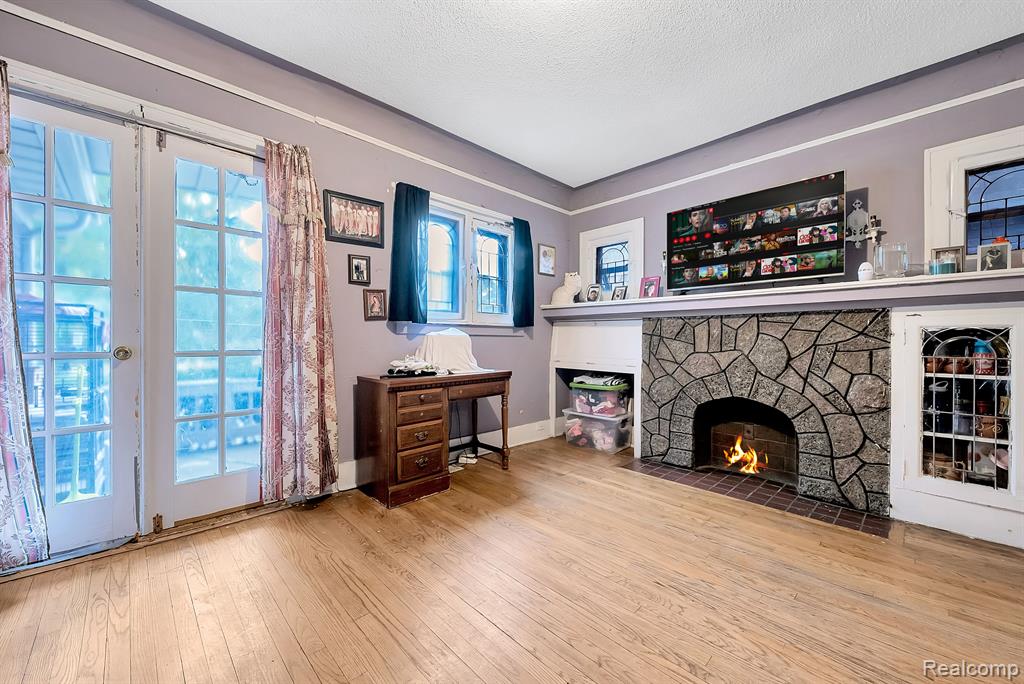 main property photo 16