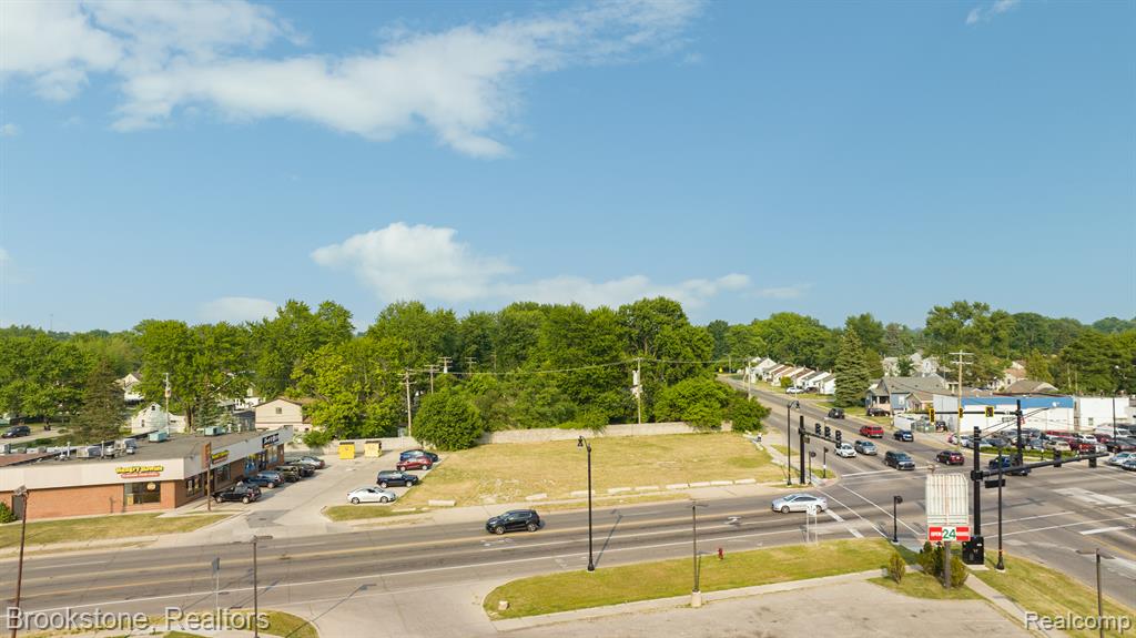 main property photo 14