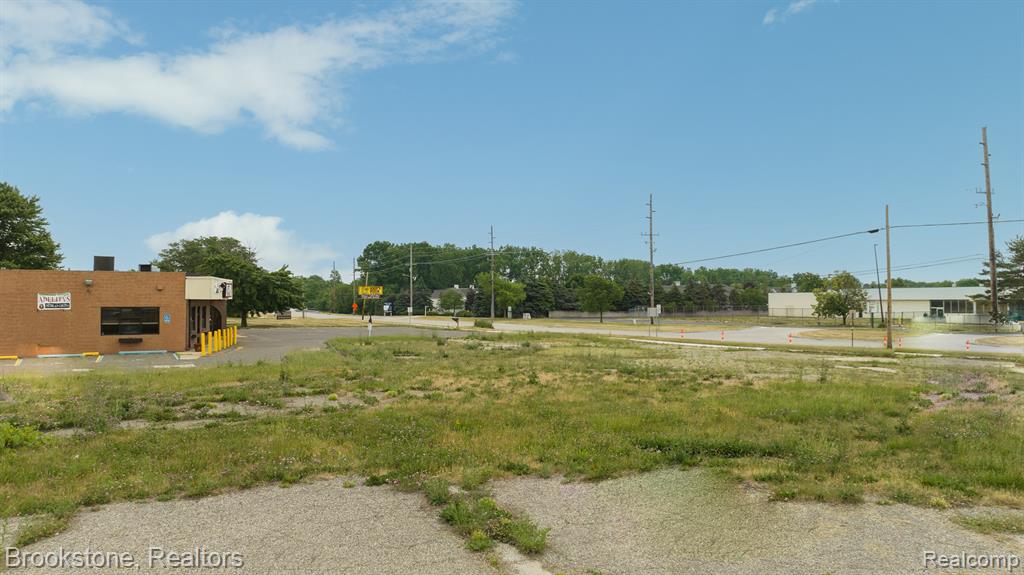 main property photo 33