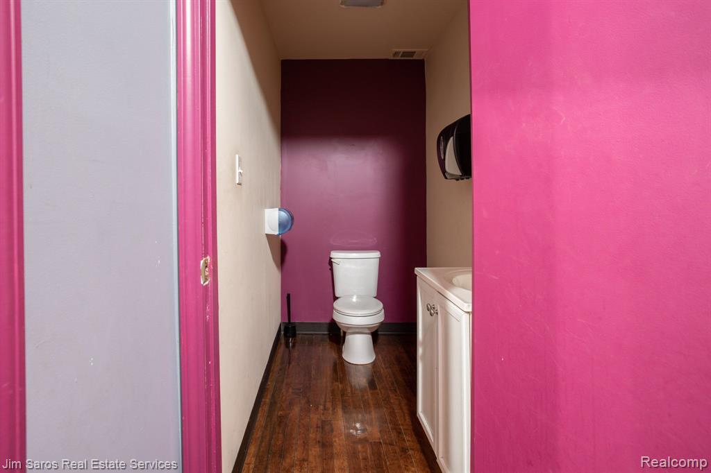 main property photo 6