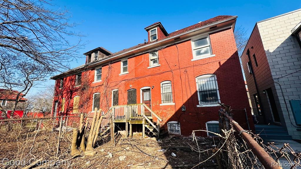 main property photo 10