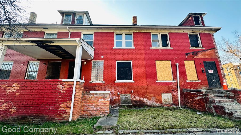 main property photo 11