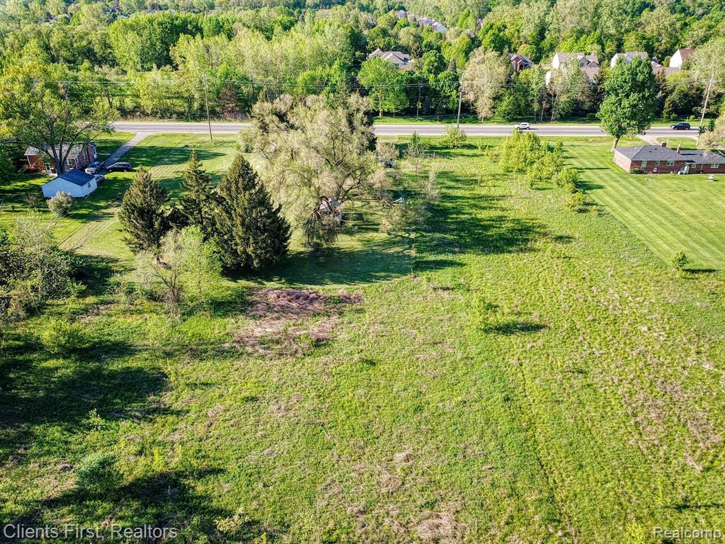 main property photo 19