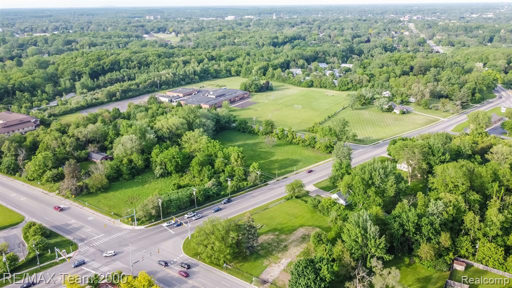 main property photo 15