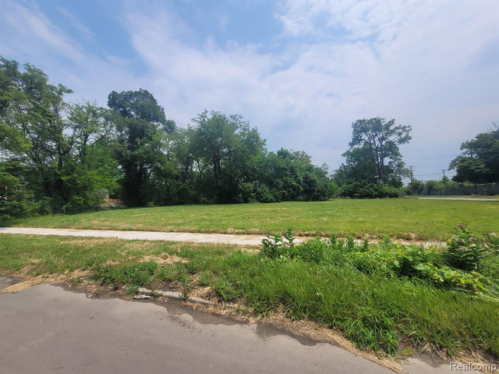 main property photo 16