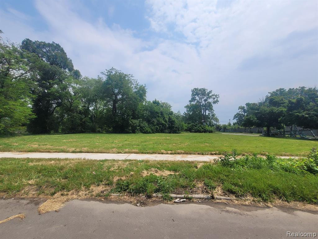 main property photo 17