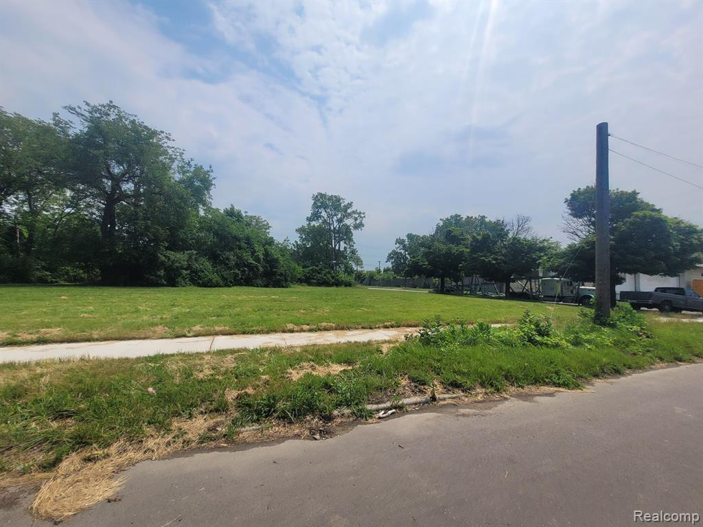 main property photo 18