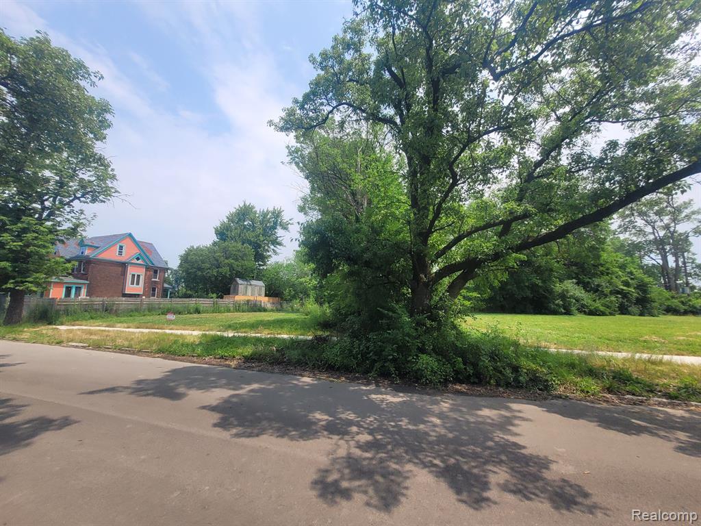 main property photo 21