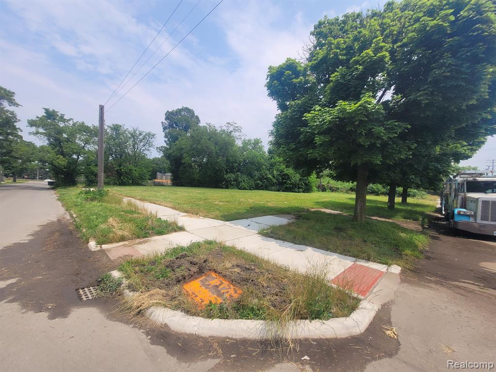 main property photo 7