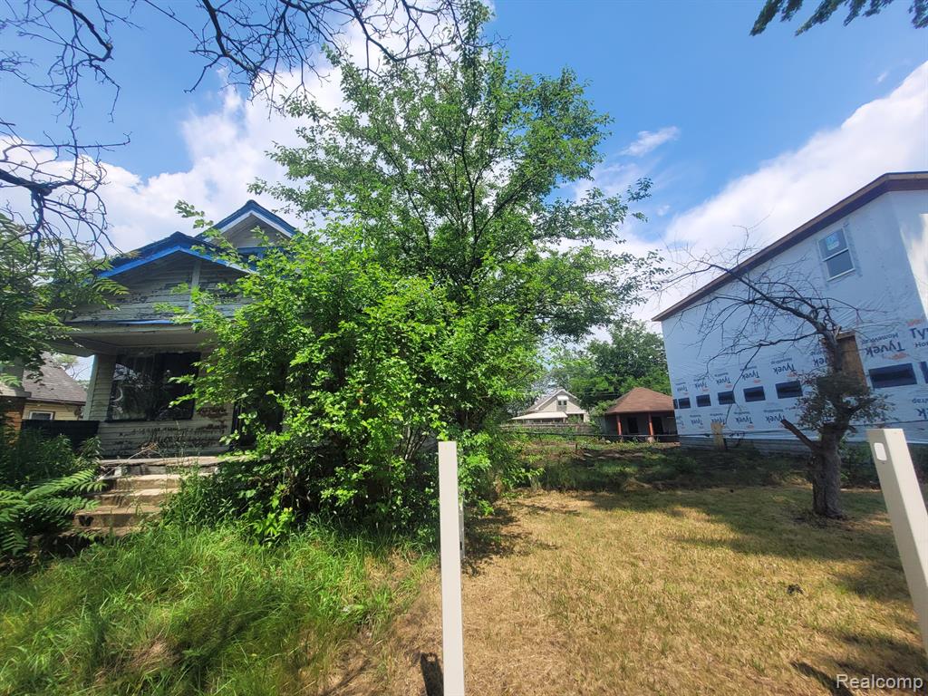 main property photo 16