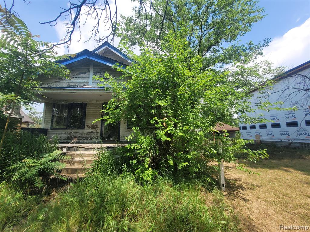 main property photo 17