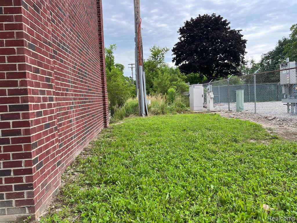 main property photo 7