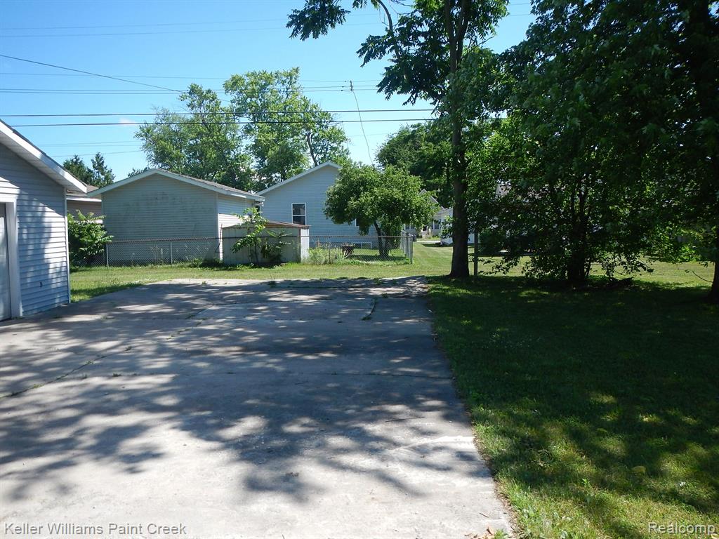 main property photo 12