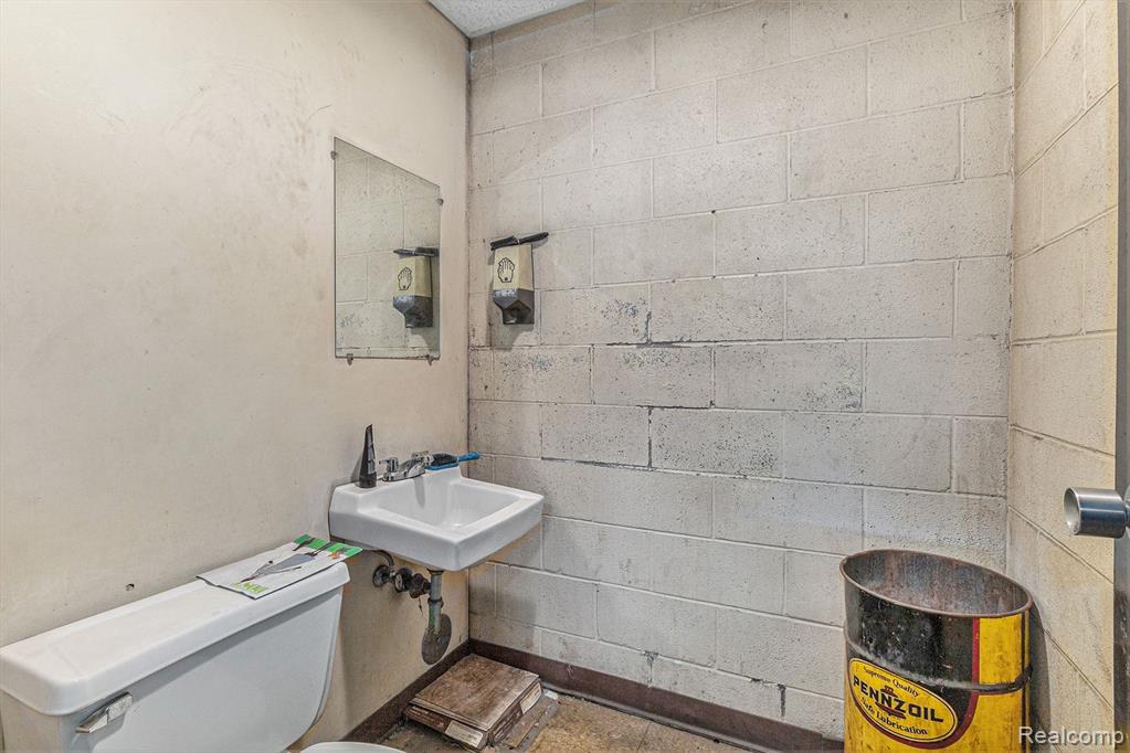 main property photo 17