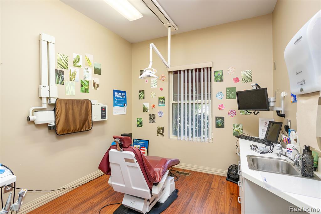 main property photo 12