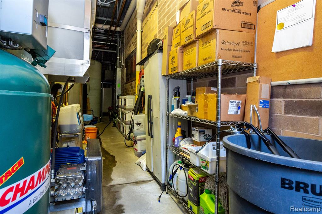 main property photo 16