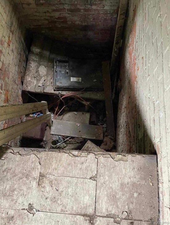 main property photo 10
