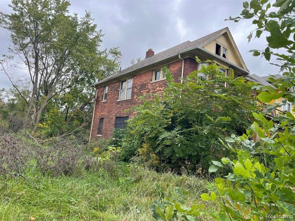 main property photo 11