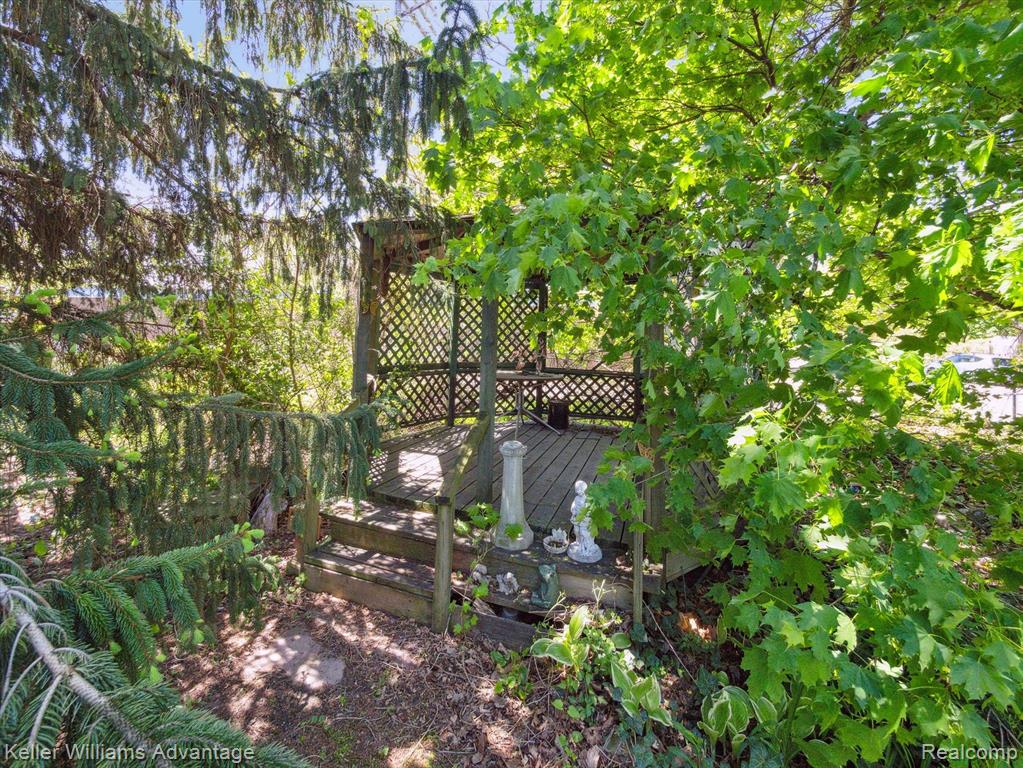 main property photo 34