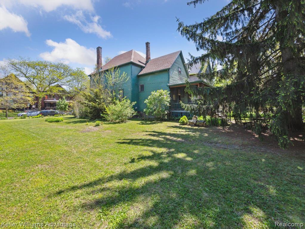 main property photo 37