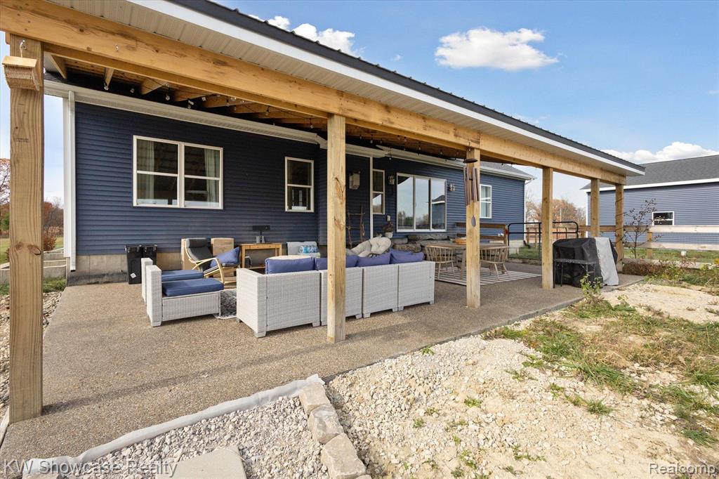 main property photo 39