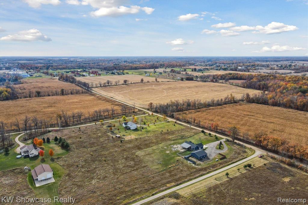 main property photo 50