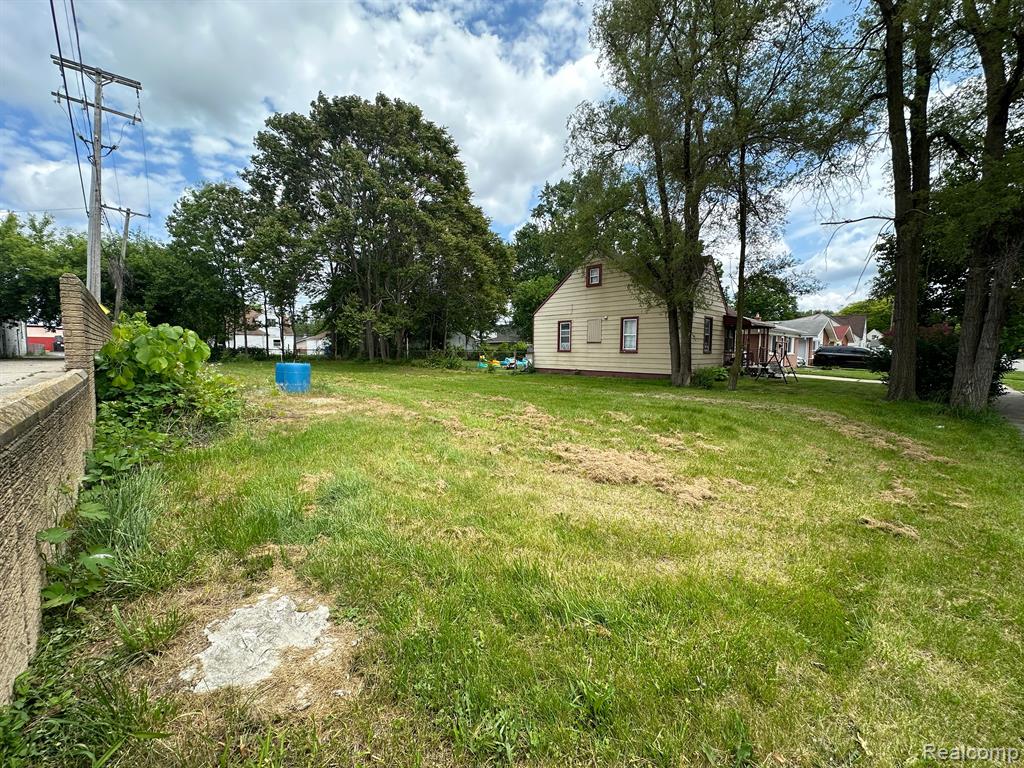 main property photo 6