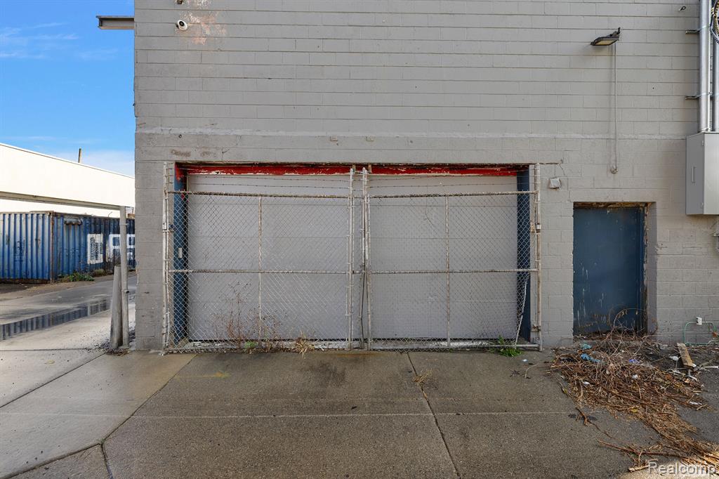 main property photo 23